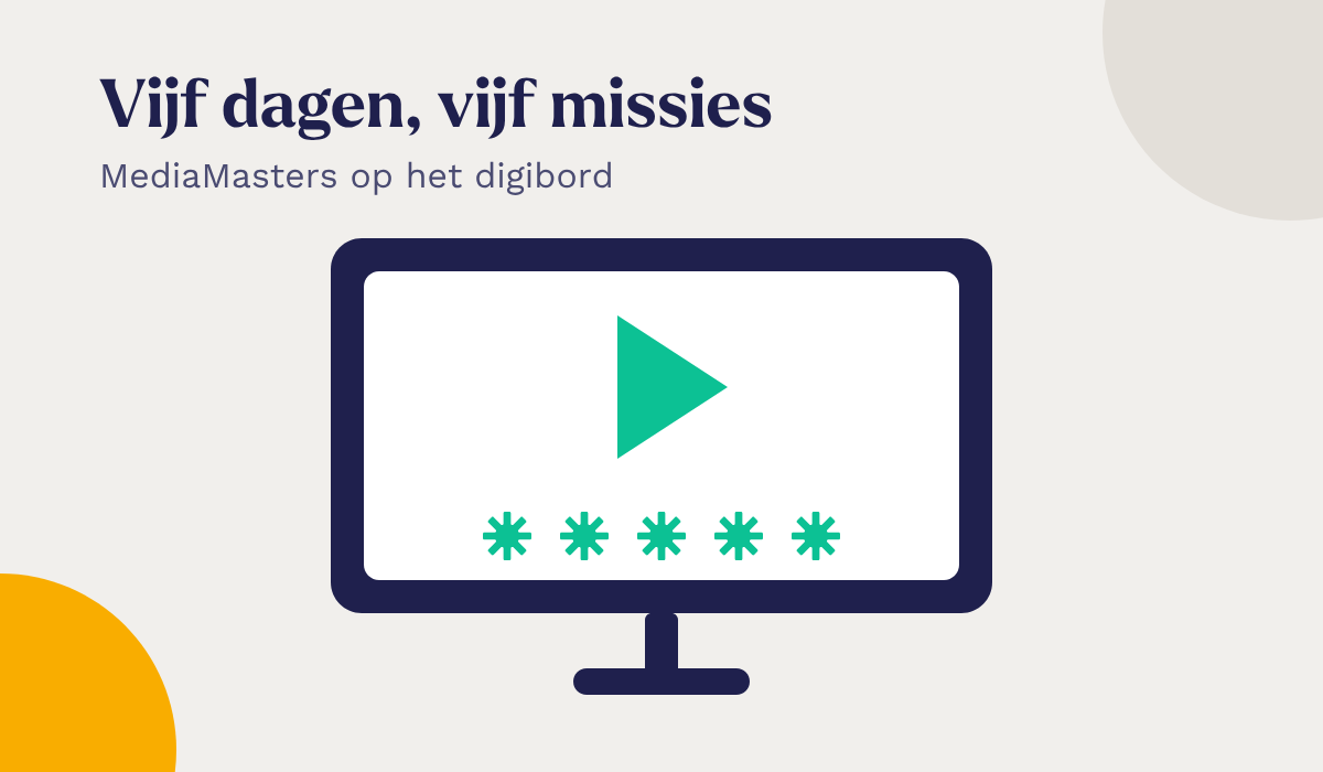 Digibord met een afspeelknop en vijf sterren voor de vijf missies van de serious game MediaMasters